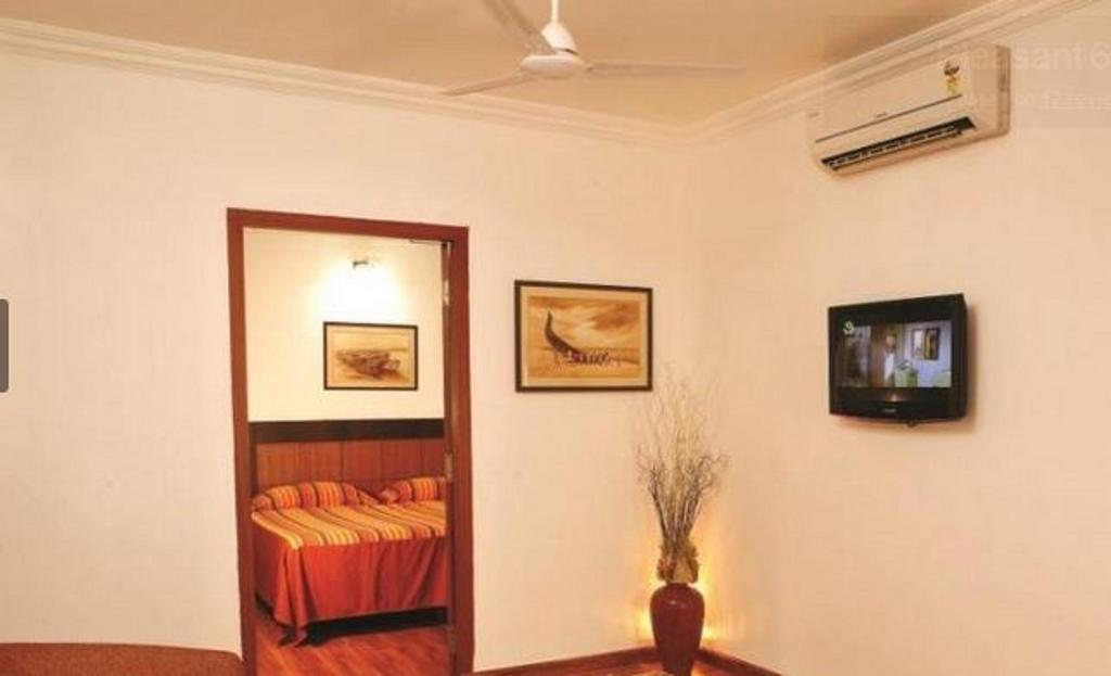 Hotel Hill View Kochi Exterior photo
